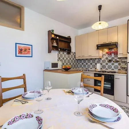 Cozy With A Sea View Апартаменты *