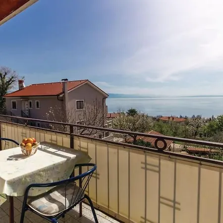 Apartment Cozy With A Sea View Lovran